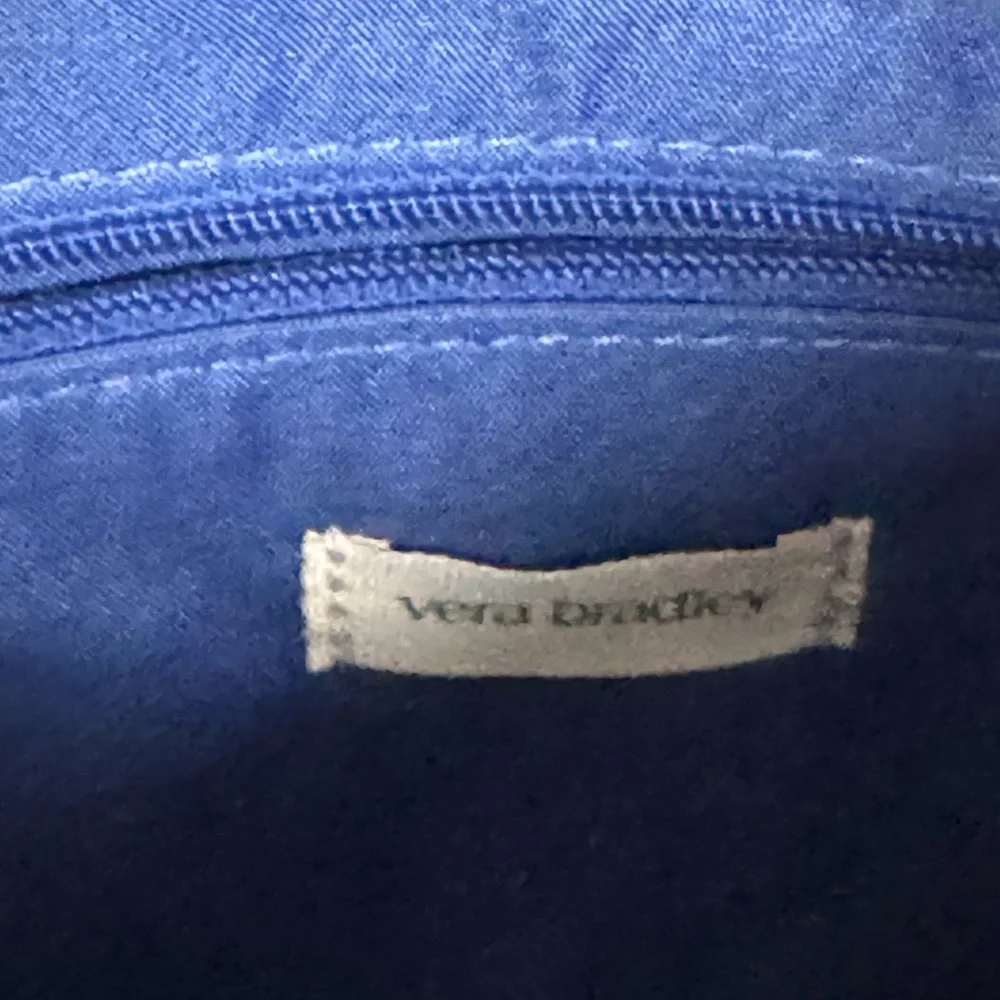NWT Vera Bradley Blue Catnip Christmas XL Crossbody Bag. 11” by 11” by 3” - Picture 8 of 11